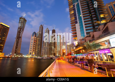 Asien, Arabien, Emirat Dubai, Dubai, Hafen und Wolkenkratzer von Dubai Marina Stockfoto