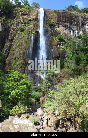 Sri Lanka, Provinz Uva, Diyaluma fällt, Haputale, grüne Natur Wasserfall Stockfoto