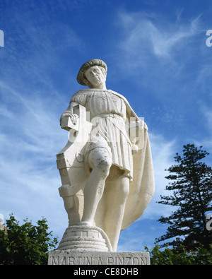 Martin Alonso Pinzon (1441-1493). Spanische Seefahrer und Entdecker. Statue von A. Leon Ortega, 1977. Baiona. Galizien. Spanien. Stockfoto