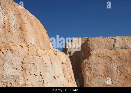 Die Überreste der Sets aus den Filmen "Star Wars" stehen noch in entlegenen Gebieten der Wüste in der Nähe von Tozeur, Tunesien Stockfoto