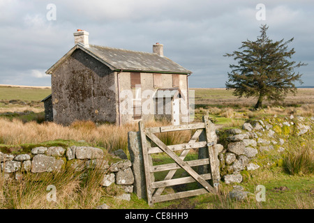 Isolierte Bauernhaus Nonnental Cross Farm auf Dartmoor, Devon UK Stockfoto