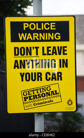 Eine Leicestershire Polizei Bekanntmachung Diebstahl von Autos, am Fosse Park in Enderby, in der Nähe von Leicester, Leicestershire, England Stockfoto