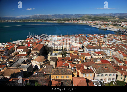 Panoramablick auf die Altstadt Stadt Nafplio und dem Argolischen Golf von Burg gegeben. Stockfoto