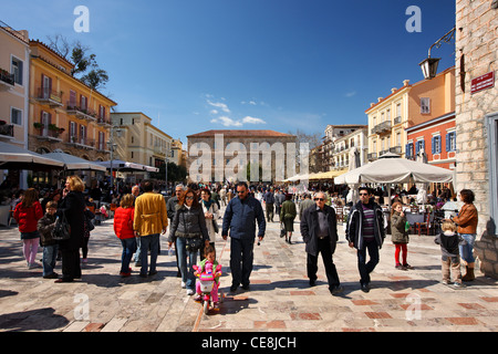 Syntagmaplatz ("Verfassung"), der zentrale Platz von Nafplio Stadt, Argolis, Peloponnes, Türkei. Stockfoto