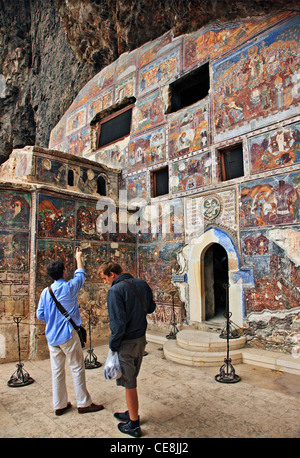 Wunderschöne byzantinische Fresken an den Außenwänden der Hauptkirche (ein "Cavechurch") von Sumela Kloster, Trabzon Stockfoto