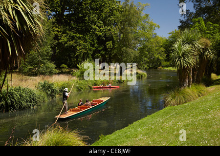 Bootfahren auf dem Avon, Christchurch, Canterbury, Südinsel, Neuseeland Stockfoto