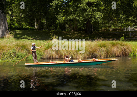 Bootfahren auf dem Avon, Christchurch, Canterbury, Südinsel, Neuseeland Stockfoto