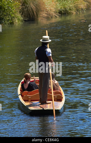 Bootfahren auf dem Avon, Christchurch, Canterbury, Südinsel, Neuseeland Stockfoto