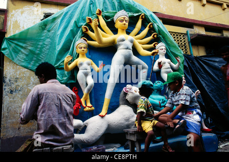 Lehm-Idol der Göttin Durga für Pooja Puja Indianerfest am Kumartuli Kalkutta Kolkata West Bengal Indien Stockfoto