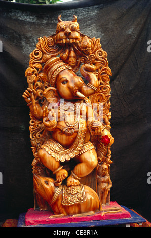 Indische Gott Ganesh Elephant Head Herr aus Holz halebid Karnataka Indien - SDB 81382 Stockfoto