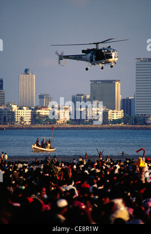 SOA 81377: Hubschrauber bei Ganesh Festival Girgaon Bombay Mumbai Maharashtra, Indien Stockfoto