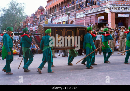 Teej Festival Sänfte Prozession jaipur Rajasthan Indien Stockfoto