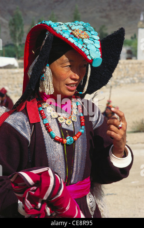 ladakhi Frau gekleidet traditionell; ladakh Festival; leh; ladakh; jammu und kaschmir; indien; asien Stockfoto