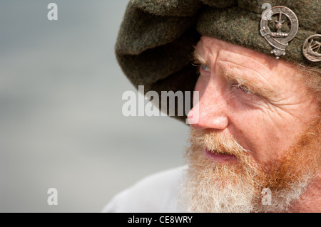 Highland Mann beim Homecoming-Veranstaltung auf dem Caledonian canal Stockfoto