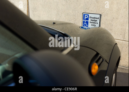 Behinderte Blue Badge Inhaber Parkplatz Schild am Spa Bridlington, Urlaub Badeort, UK Stockfoto
