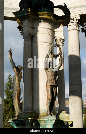 Detail aus dem Kriegerdenkmal Alexandra Gärten Cathays Park Cardiff south wales uk Stockfoto