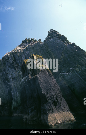 Ansicht des Querschnitts von Skellig Michael große Ufer der Insel zeigt Schichten von Felsformationen, Schönheit in der Natur Stockfoto