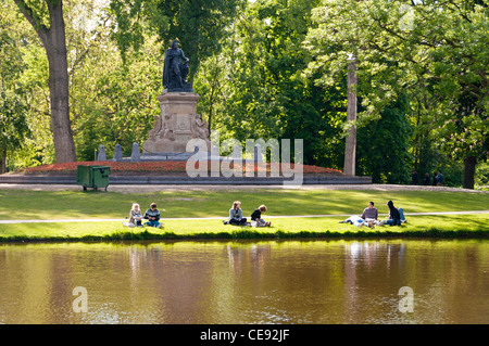 Youngs im Vondelpark. Amsterdam. Niederlande. Süd-Holland. Europa Stockfoto