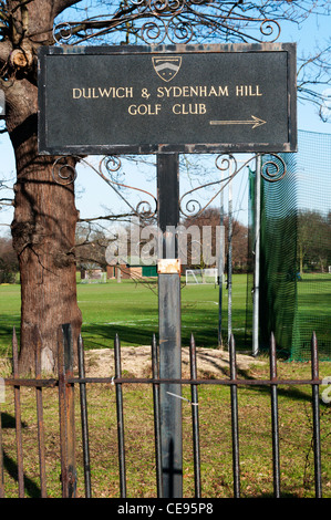 Ein Wegweiser für die Dulwich & Sydenham Hill Golf Club. Stockfoto