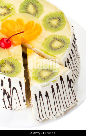 Leckere cremige Torte mit Früchten Stockfoto