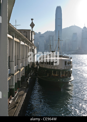 Dh Star Ferry Terminal Tsim Sha Tsui, Hong Kong Kowloon pier waterfront Hafen skyline Transport china Stockfoto