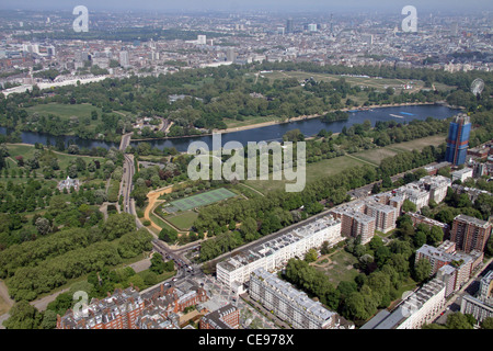 Luftaufnahme des Hyde Park in London, Großbritannien, von der oben liegenden South Carriage Drive Stockfoto