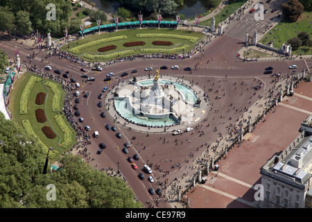 Luftaufnahme des Victoria Memorial, außerhalb des Buckingham Palace, London SW1 Stockfoto