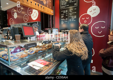 Neu eröffnete australische Bäckereikette, Pie Gesicht in New York Stockfoto