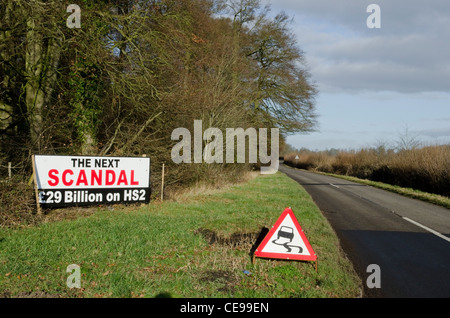 Protest gegen HS2 Schiene Vorschlag zeigt sich in Zeichen um die Chilterns in Buckinghamshire Stockfoto