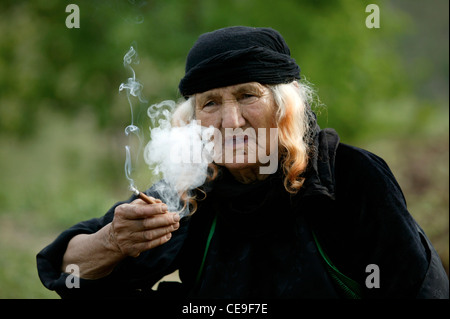 Witwe von "Witwen-Dorf" in Kurdistan-Irak. Sie überlebt, wenn Saddam Hussein Kurdistan angegriffen. Stockfoto