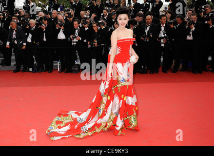 Fan Bing Bing kommt für das Screening von Midnight in Paris und der Eröffnungsfeier auf der 64. Internationalen Filmfestspiele. Stockfoto