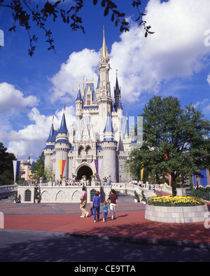 Cinderella Schloss, Magic Kingdom, Walt Disney World, Orlando, Florida, Vereinigte Staaten von Amerika Stockfoto