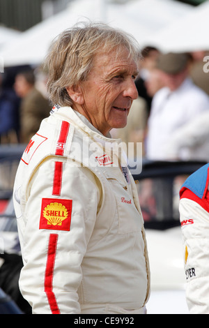 Derek Bell, Rennfahrer und Multi-Sieger in Le Mans. Goodwood Revival Meeting, Sussex, Vereinigtes Königreich, 2011. Stockfoto