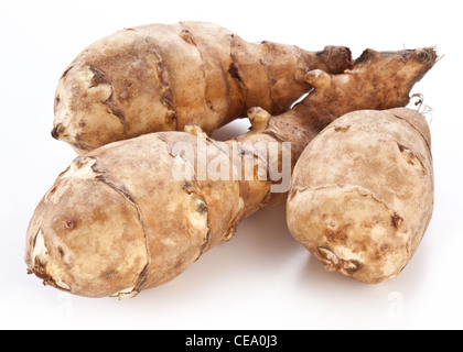 Topinambur auf weißem Hintergrund Stockfoto