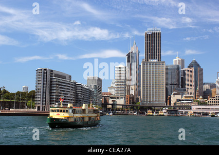 Fähre verlassen circular Quay in Sydney, Australien Stockfoto