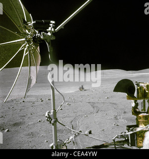 Orion gesehen von der Rover The 16 Mondfähre Apollo "Orion" ist aus der Ferne fotografiert von Astronaut Charles M. Duke Jr., L Stockfoto