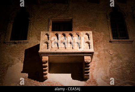 Romeo & Julias Balkon in der Nacht. Verona, Italien. Stockfoto