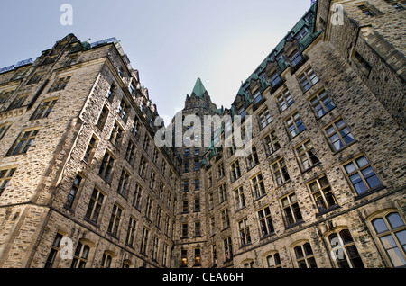 Das kanadische Parlament Bund Gebäude von hinten gesehen. Stockfoto