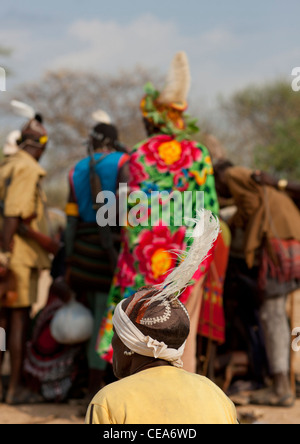 Hamer Menschen feiern Stier springen Zeremonie durch rituelle Tänze und Musik-Omo-Tal-Äthiopien Stockfoto