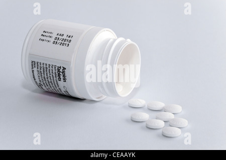 Eine Flasche Aspirin-Tabletten, UK Stockfoto