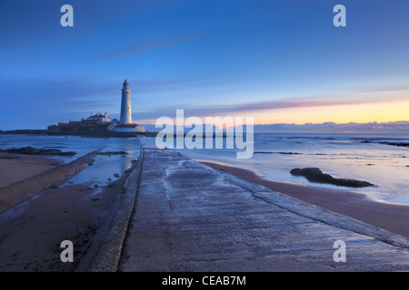 Dämmerung über St Marys Leuchtturm am Whitley Bay North Tyneside, Tyne and Wear, Northumberland, England Stockfoto