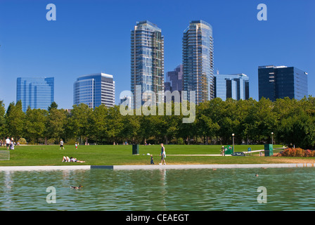 Bellevue-Skyline von Downtown Park Bellevue Washington USA Stockfoto