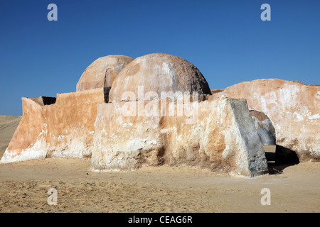 Die Überreste der Sets aus den Filmen "Star Wars" stehen noch in entlegenen Gebieten der Wüste in der Nähe von Tozeur, Tunesien Stockfoto