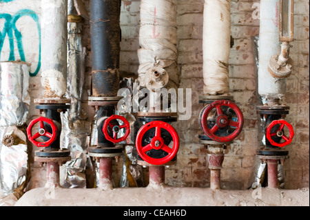 Alte Knöpfe und Rohre, 798 Art District, Chaoyang District, Beijing, China, Asien. Stockfoto