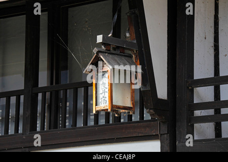 Narai-Juku Laterne auf ein traditionelles Haus im Narai-Juku Nagano Japan geschrieben Stockfoto