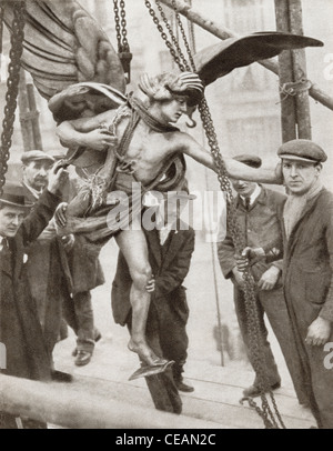 Entfernung der Statue des Eros vom Piccadilly Circus, London, England im Jahre 1925 während der Rekonstruktion der u-Bahnstation Stockfoto