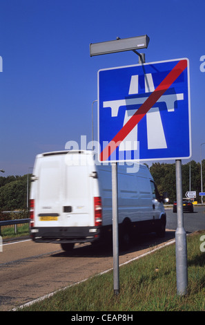 Van vorbei Ende Autobahn Warnschild am Autobahnauffahrt A1/M in der Nähe von Leeds Yorkshire uk Stockfoto