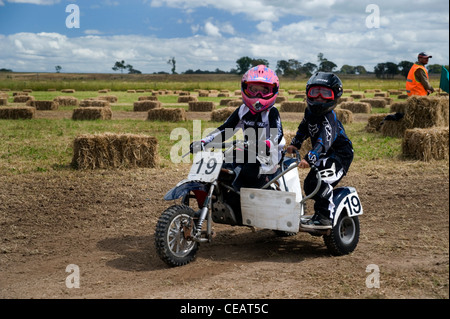 Kinder Seitenwagen Motorrad-Rennsport Stockfoto