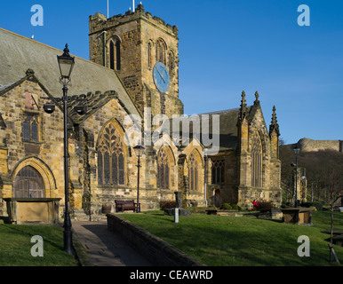 dh Church of St Mary SCARBOROUGH NORTH YORKSHIRE UK Gebäude englischer Kirchhof England Gemeinde Stockfoto