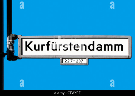 Straßenschild des Boulevard Kurfürstendamm in Berlin. Stockfoto